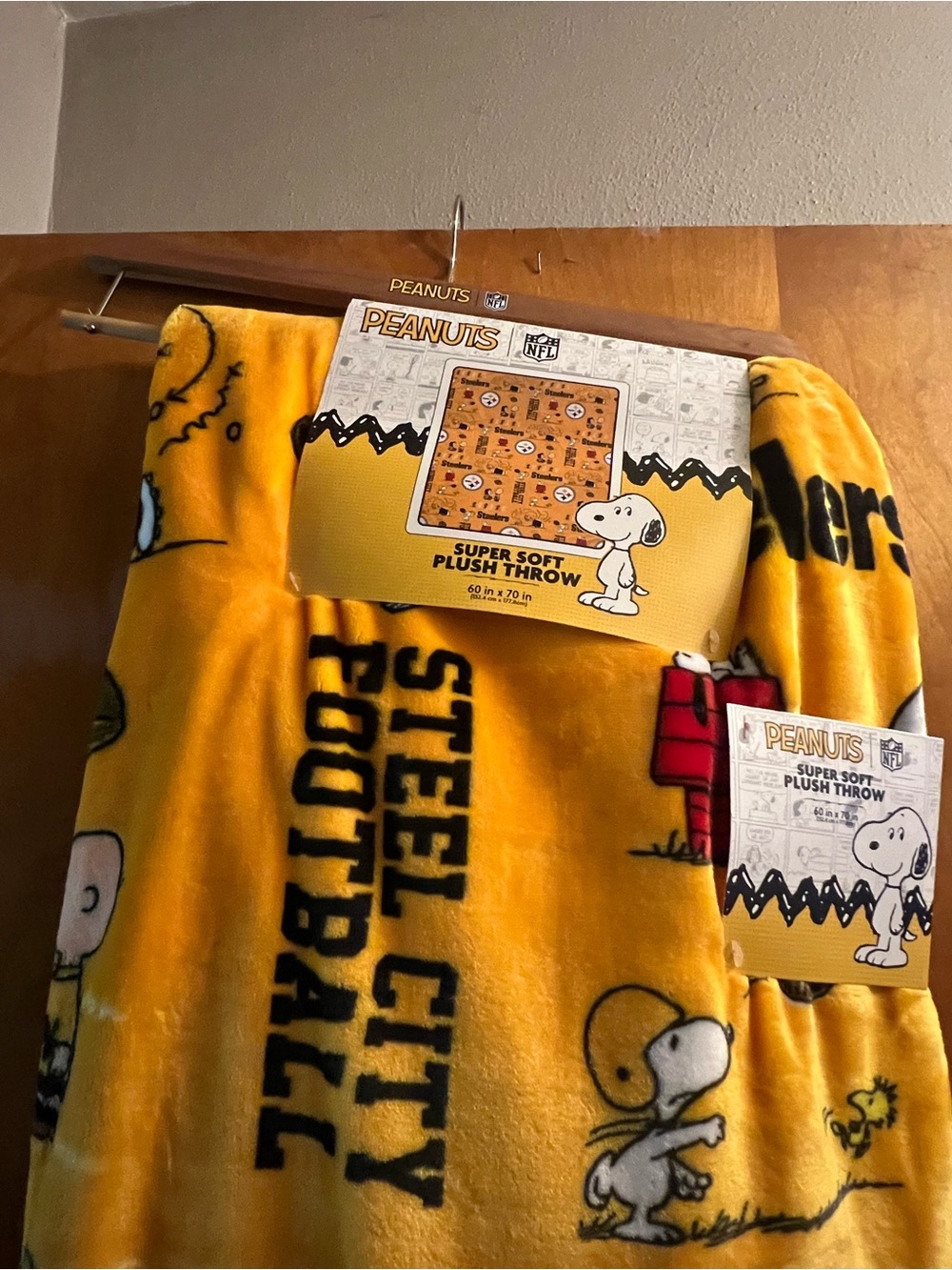 Peanuts Yellow 'Steel City Football' Plush Throw